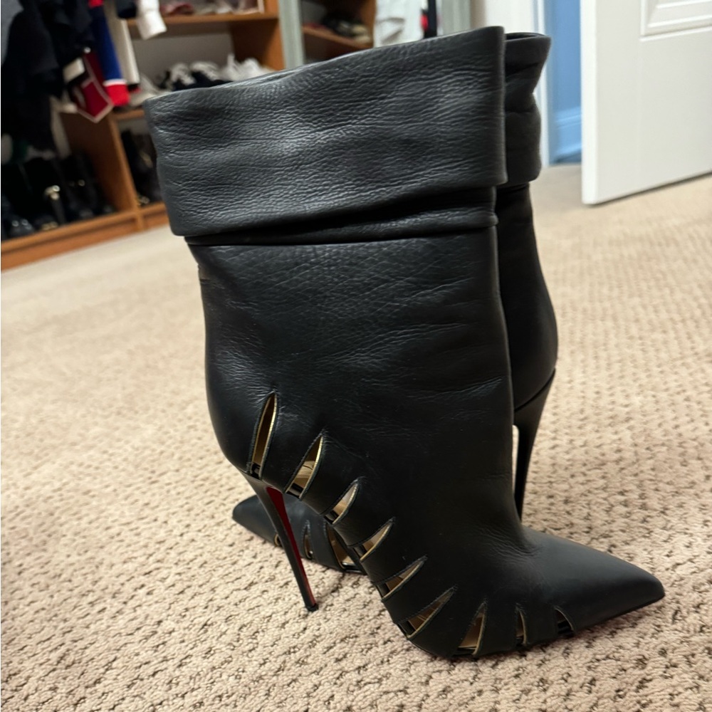 Louboutin size 39 brand new never worn